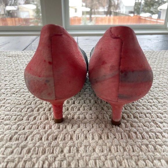Charles David Kitten Pumps, Size 6 - Picture 8 of 11